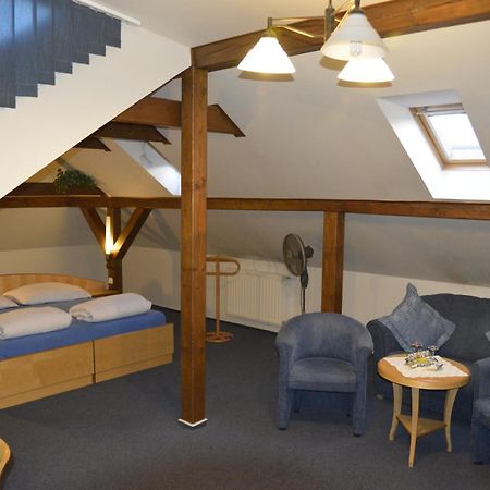 Hotel Zlaty Lev Jablonec nad Nisou Esterno foto
